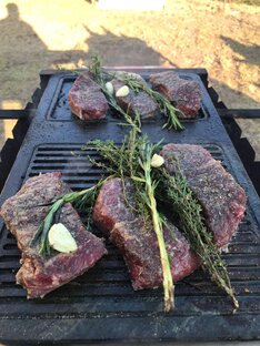 Как приготовить стейк на каменном гриле