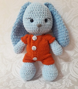 Кругом зайчики и кошечки! Куда без ушастиков и хвостатиков!