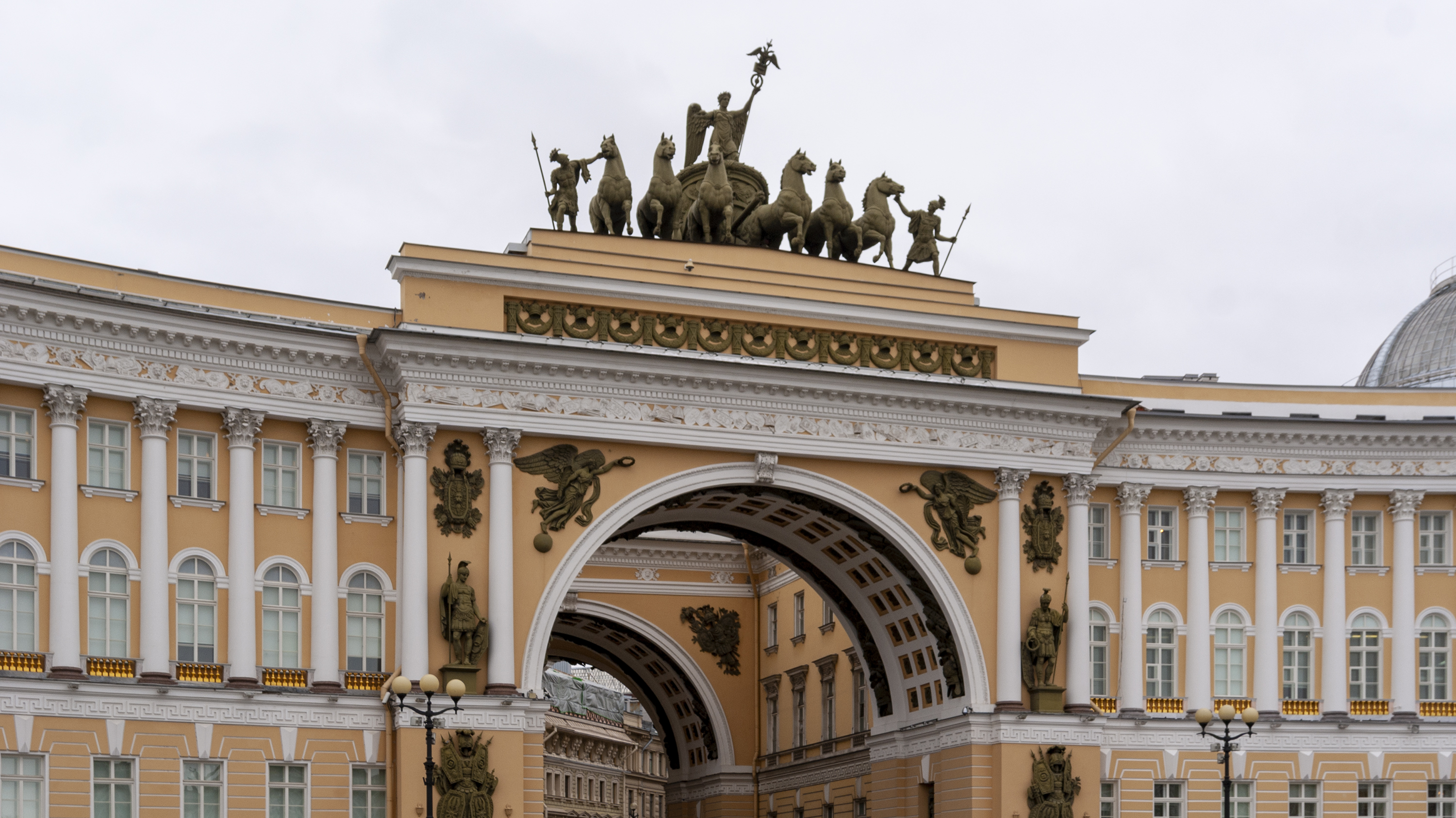 Генеральный штаб в санкт-петербурге. Арка главного штаба в санкт-петербурге. Росси здание генерального штаба в петербурге. Дворцовая площадь санкт-петербург генеральный штаб. Дворцовая площадь санкт-петербург генеральный штаб.