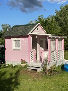 Детский домик из старого сарая 