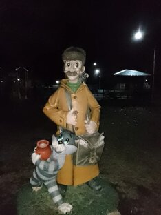 Магазин низких цен Фикс Прайс и народный магазиг "Светофор"