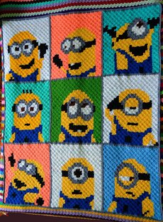 Вязаный плед Миньоны техника с2с