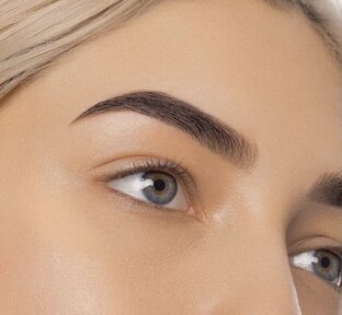Ресницы и брови