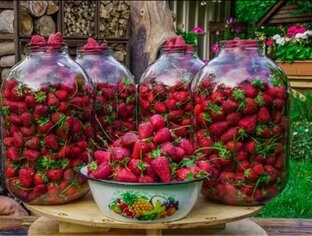 Живое клубничное варенье!
