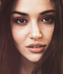Hande Erçel 