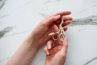 Материалы и инструменты для вышивки.