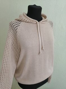 Модели с капюшоном