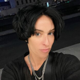 Логотип канала Арина Холина