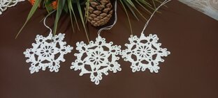 Снежинки крючком.