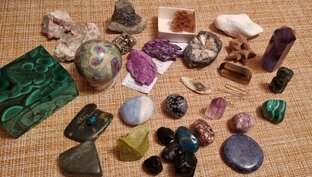 Камни и минералы.