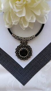 Создаём кулон( украшения своими руками)