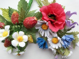 Цветы из шёлка и кожи. Авторская работа 