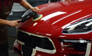 Detailing auto
