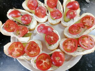 Бутерброды со шпротами и с чесноком! 