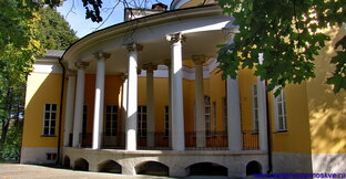 Дворцы и усадьбы