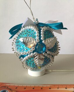 Новогодние игрушки