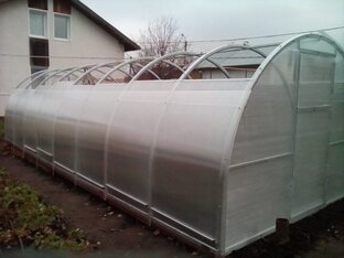 Теплица с раздвижной крышей