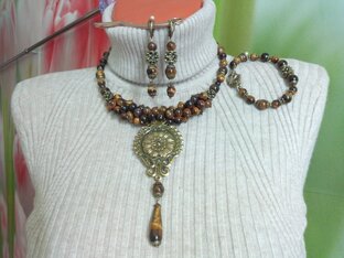 Украшения из тигрового глаза.