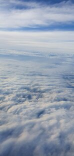 Вот я улетаю на соревнование на самолёте