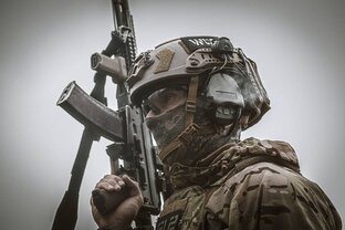 Обзоры оружия и снаряжения.