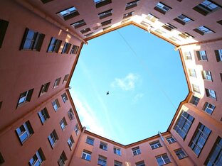 Прогулки по Петроградской стороне