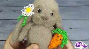 Весенний зайка из носков 