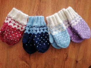 Варежки спицами.