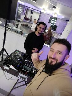 Dj