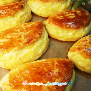 Сочники Луковый пирог Десерты Печенье Булочки с джемом 