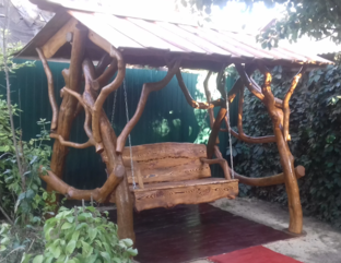 Поделки на участок из кривых веток