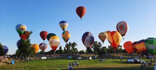 АВТОРСКАЯ ПЕСНЯ ПОД ГИТАРУ МИХАИЛА ТРУБНЯКОВА 