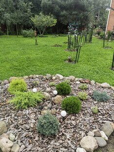 Клумбы и цветники.Садовые конструкции,высокие грядки.и