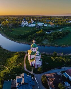 Россия 🇷🇺, Суздаль  Суздаль — городок как будто бы сошедший с русских открыто.