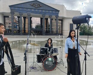 ФИЛЬМЫ И МУЗЫКА ЕЛЕНЫ ХЗАНЯН