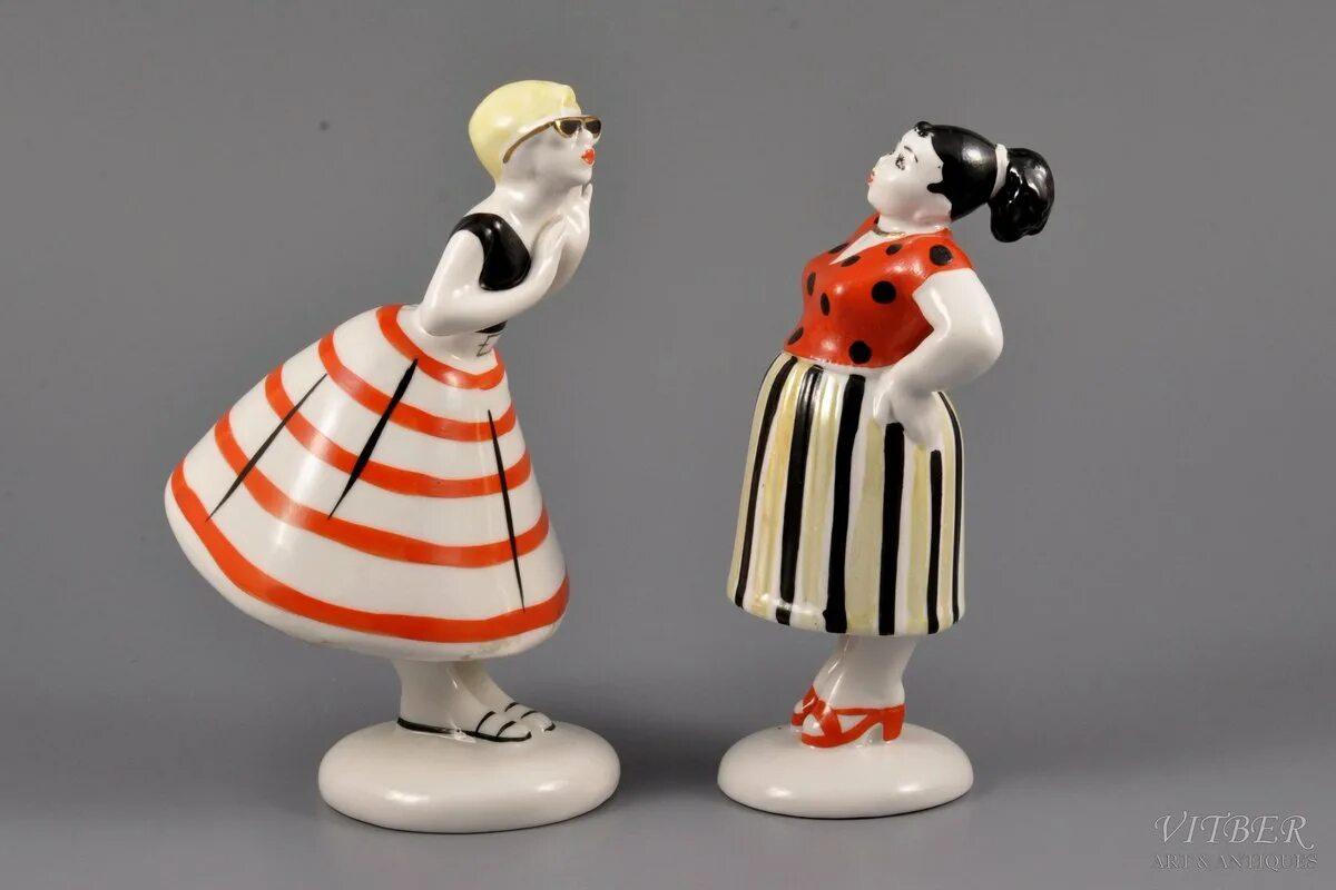 Сплетница и склочница лфз. Скульптура сплетницы беланже. Сплетницы лфз. Статуэтка сплетница. Склочница и сплетница лфз статуэтки.