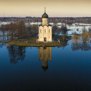 ПОКРОВА НА НЕРЛИ