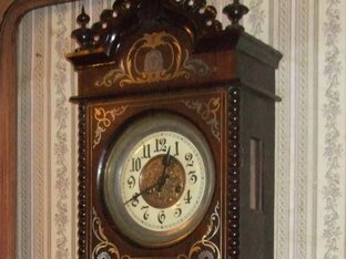 Антикварные часы в нашем интерьере