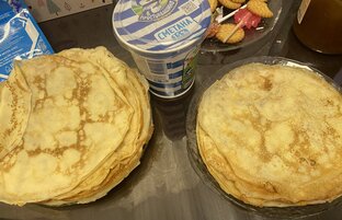 Маша готовит