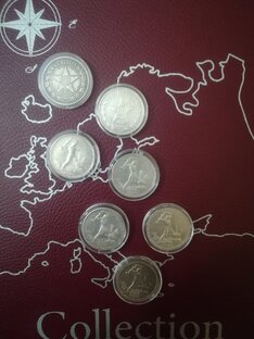 Серебряные монеты.
