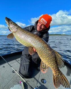 Рыбачу дома.