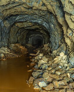 Заброшенные шахты и штольни