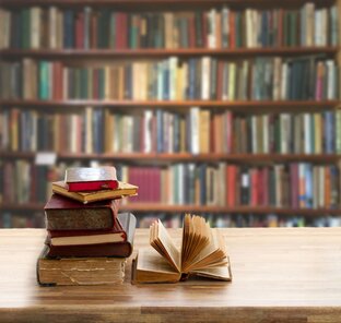 #книжнаяполка