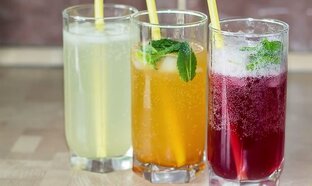 Освежающий домашний лимонад (три рецепта)