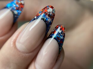 Французский маникюр 