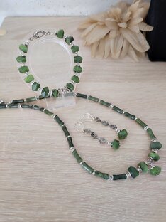 Комплекты украшений.