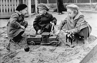 Зачерпнуть бы всю жизнь, да с начала начать...