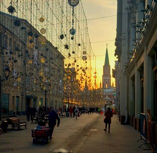 Лица Никольской: кто работает рядом с нами и для нас