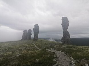 Пешком на к загадочным каменным идолам