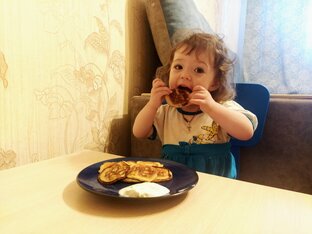 Готовим вкусняшки с двойняшками 