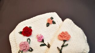 Вышивка на вязаных изделиях.